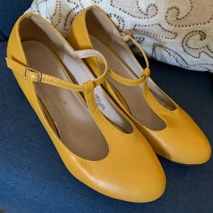 Yellow wedges